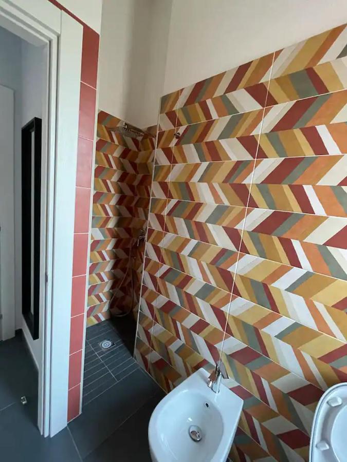 B&B Un Passo Dal Treno Piazza Vittorio Veneto 36-Salerno Station ภายนอก รูปภาพ