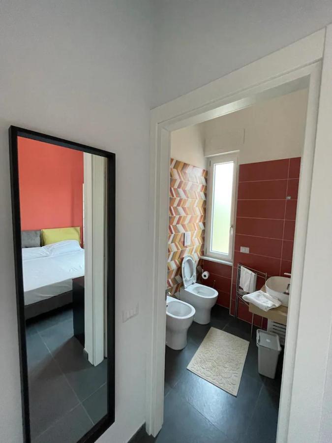 B&B Un Passo Dal Treno Piazza Vittorio Veneto 36-Salerno Station ภายนอก รูปภาพ